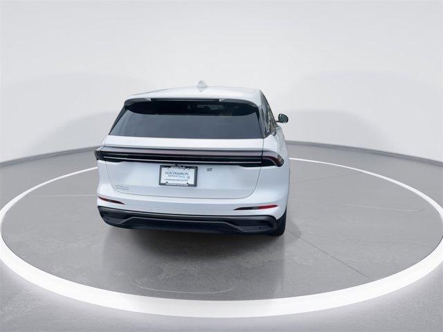 Photo of 2025 White Platinum Clearcoat Metallic Lincoln Nautilus