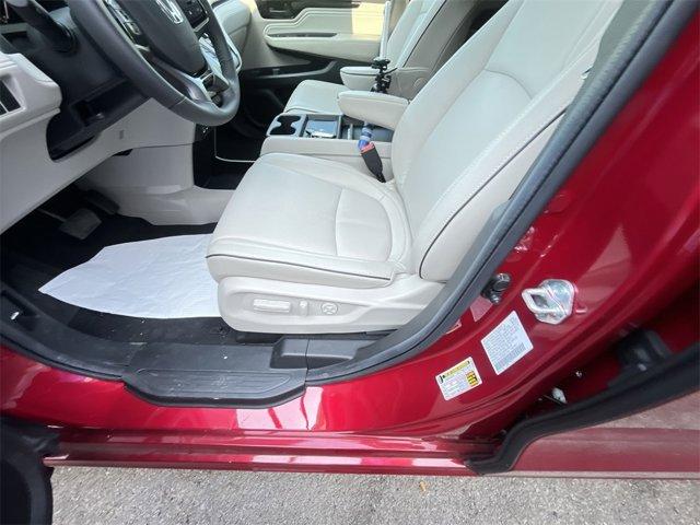 Photo of 2025 Maroon Honda Odyssey