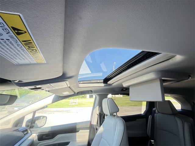 Photo of 2025 Maroon Honda Odyssey