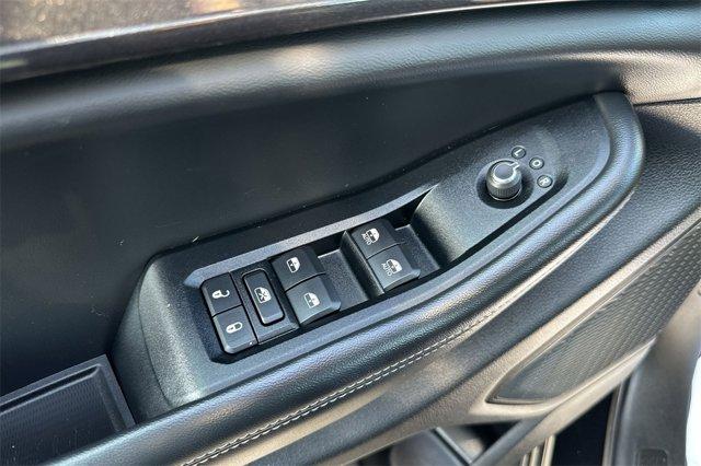Photo of 2023 Diamond Black Crystal Pearlcoat Jeep Grand Cherokee