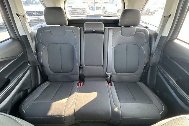 Photo of 2023 Diamond Black Crystal Pearlcoat Jeep Grand Cherokee