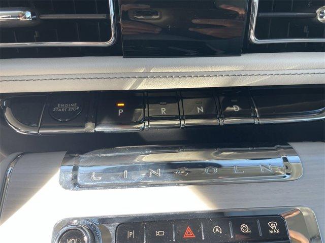 Photo of 2025 Pristine White Metallic Tri-Coat Lincoln Aviator