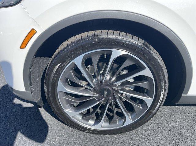 Photo of 2025 Pristine White Metallic Tri-Coat Lincoln Aviator