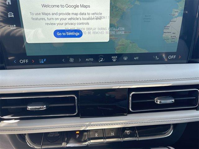 Photo of 2025 Pristine White Metallic Tri-Coat Lincoln Aviator