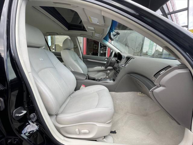 Photo of 2012 Black INFINITI G37x