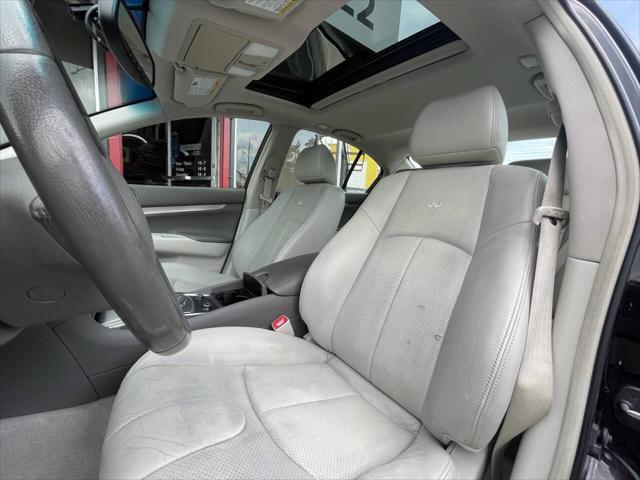 Photo of 2012 Black INFINITI G37x