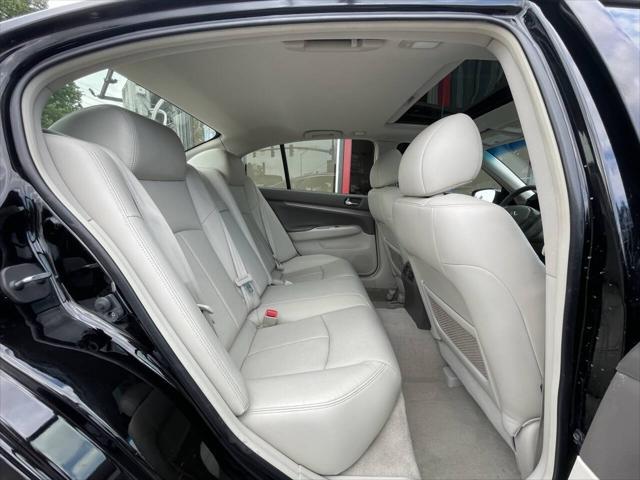 Photo of 2012 Black INFINITI G37x