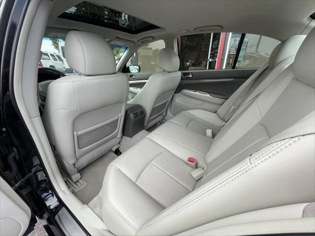 Photo of 2012 Black INFINITI G37x