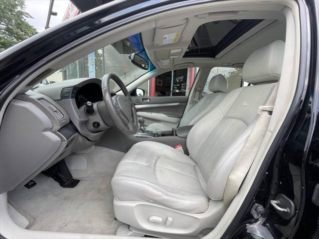 Photo of 2012 Black INFINITI G37x