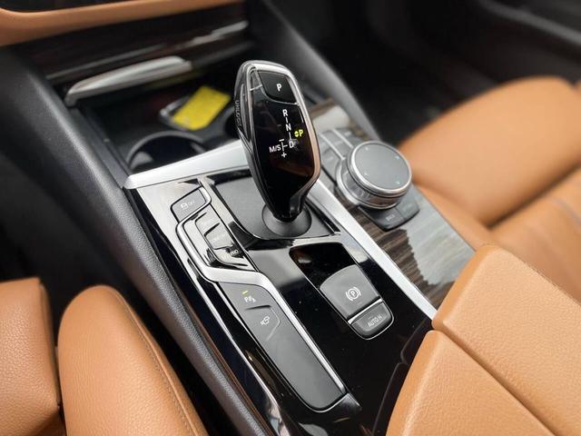 Photo of 2019 Imperial Blue Metallic BMW 530