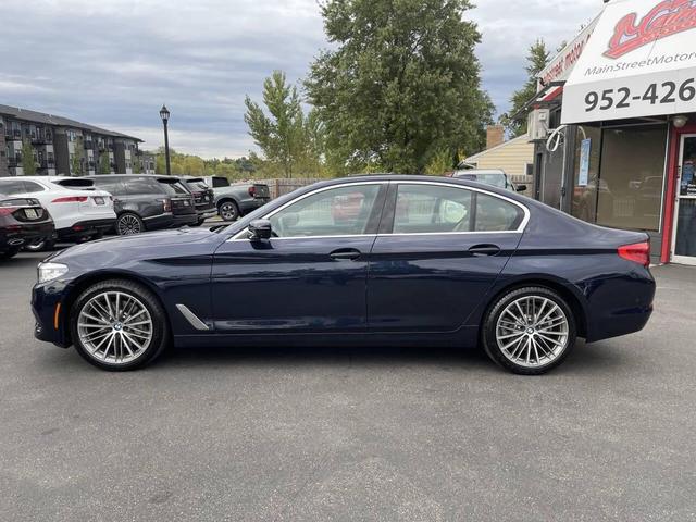Photo of 2019 Imperial Blue Metallic BMW 530