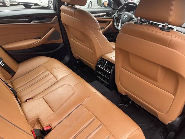 Photo of 2019 Imperial Blue Metallic BMW 530