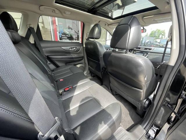 Photo of 2014 Super Black Nissan Rogue