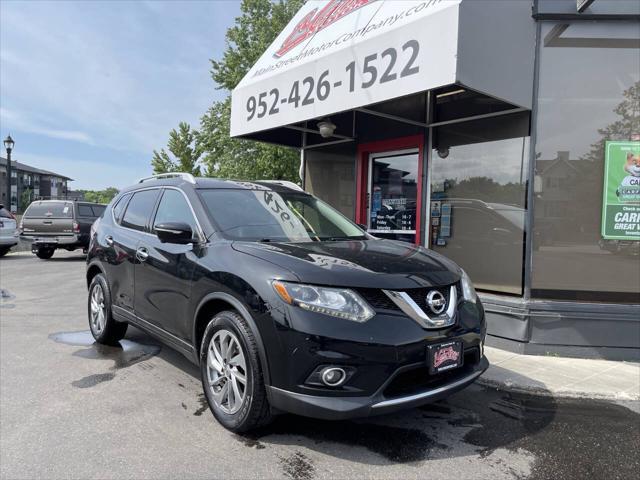 Photo of 2014 Super Black Nissan Rogue