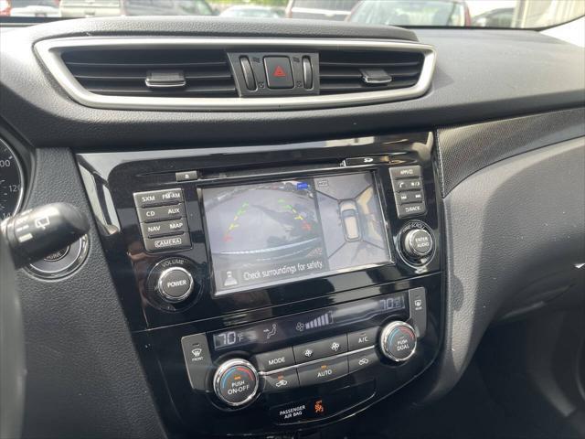 Photo of 2014 Super Black Nissan Rogue
