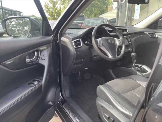 Photo of 2014 Super Black Nissan Rogue