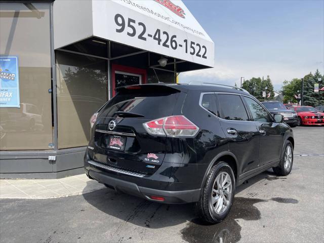 Photo of 2014 Super Black Nissan Rogue