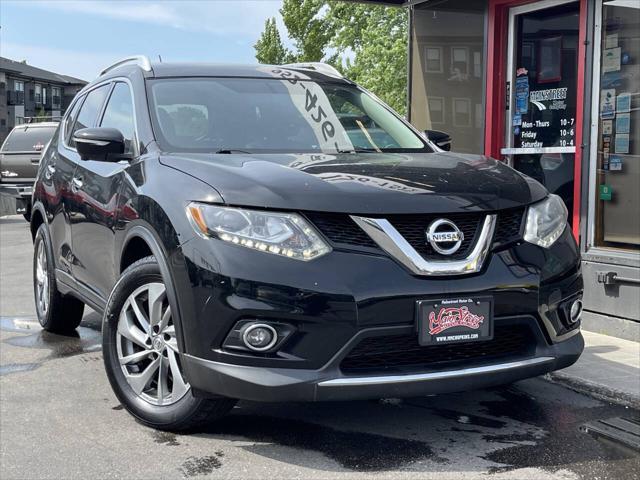 Photo of 2014 Super Black Nissan Rogue