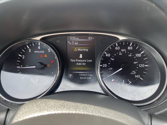 Photo of 2014 Super Black Nissan Rogue