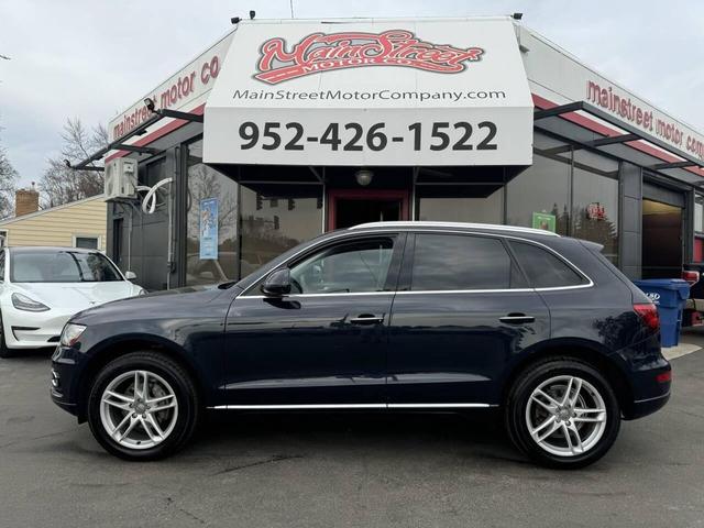 Photo of 2015 Blue Audi Q5