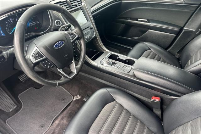Photo of 2017 White Gold Ford Fusion Hybrid