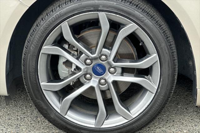 Photo of 2017 White Gold Ford Fusion Hybrid
