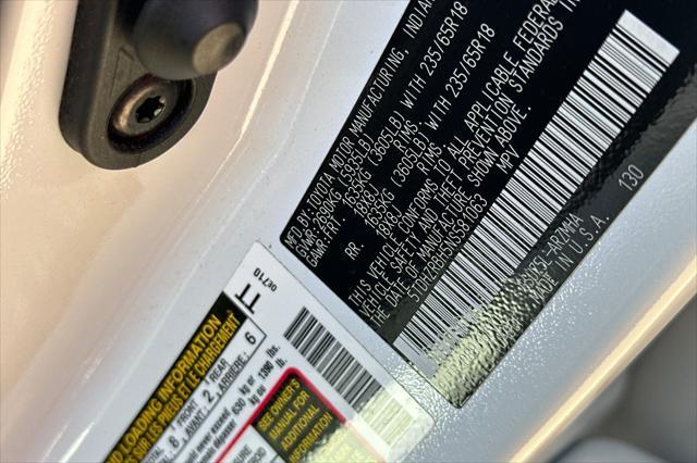 Photo of 2022 Wind Chill Pearl Toyota Highlander