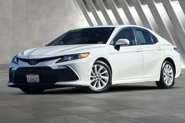 Photo of 2022 White Toyota Camry