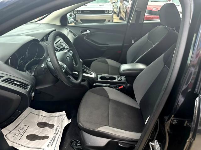 Photo of 2014 Oxford White Ford Focus
