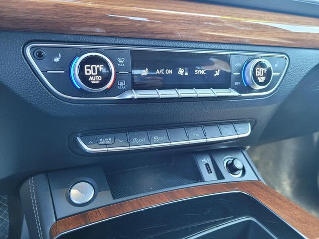 Photo of 2023 White Audi Q5