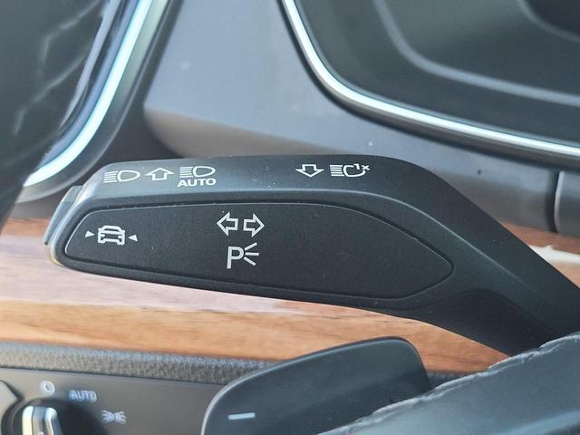 Photo of 2023 White Audi Q5