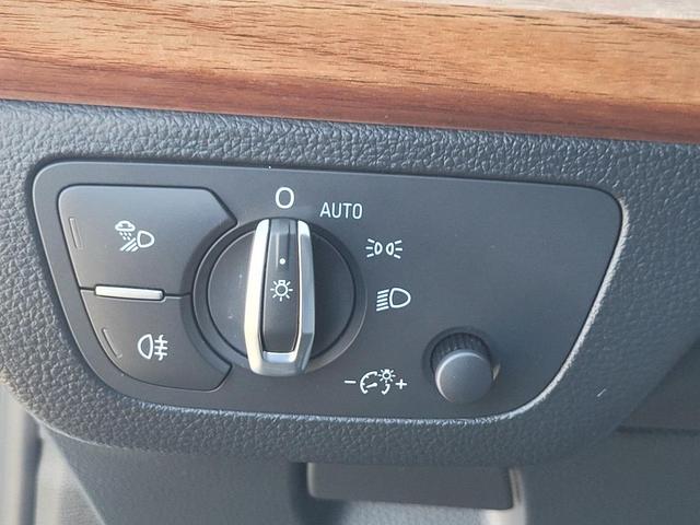 Photo of 2023 White Audi Q5