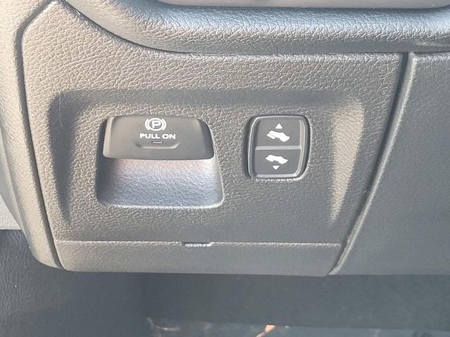 Photo of 2022 Granite Crystal RAM 1500