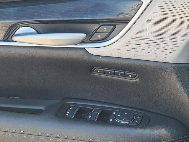 Photo of 2024 Crystal White Tricoat Cadillac XT5