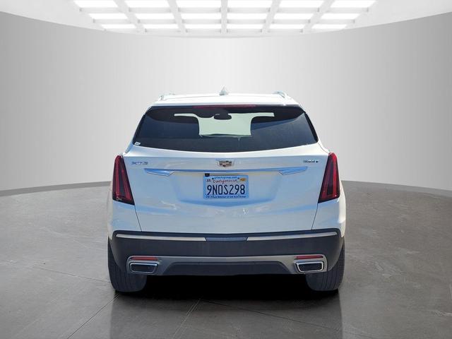 Photo of 2024 Crystal White Tricoat Cadillac XT5