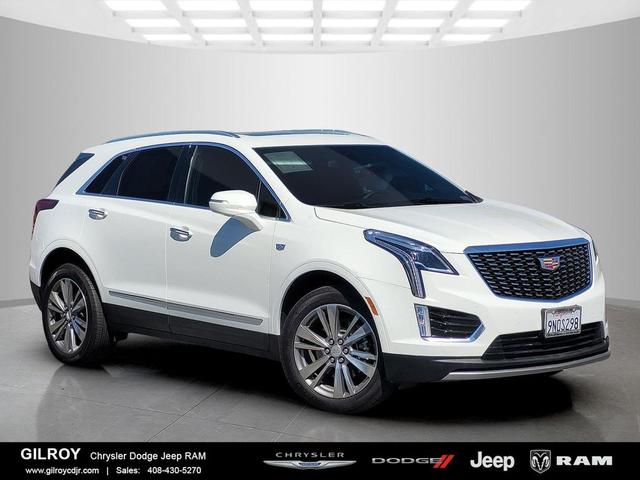 Photo of 2024 Crystal White Tricoat Cadillac XT5