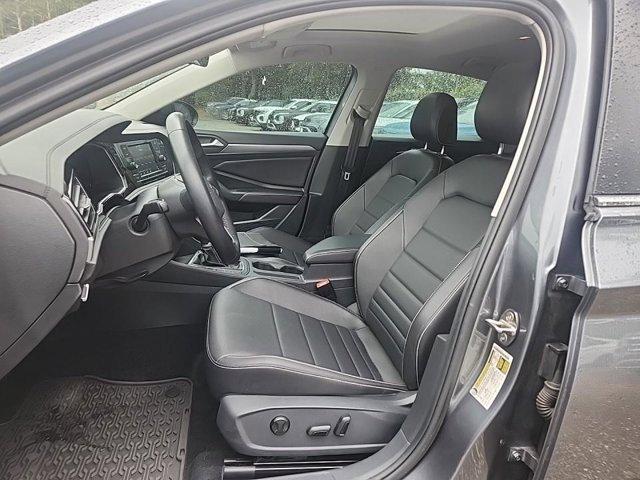 Photo of 2022 Platinum Gray Metallic Volkswagen Jetta