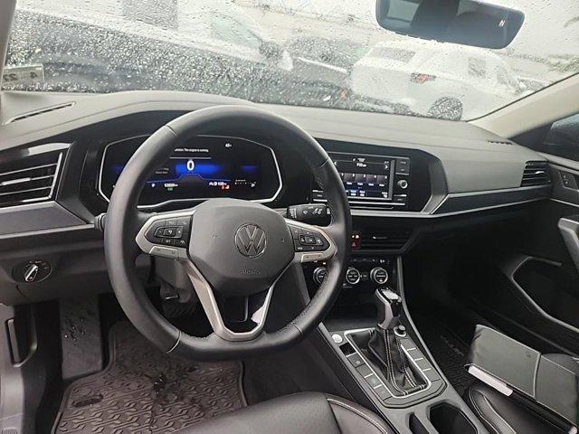 Photo of 2022 Platinum Gray Metallic Volkswagen Jetta