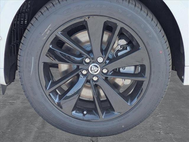Photo of 2026 Fuji White Jaguar F-PACE