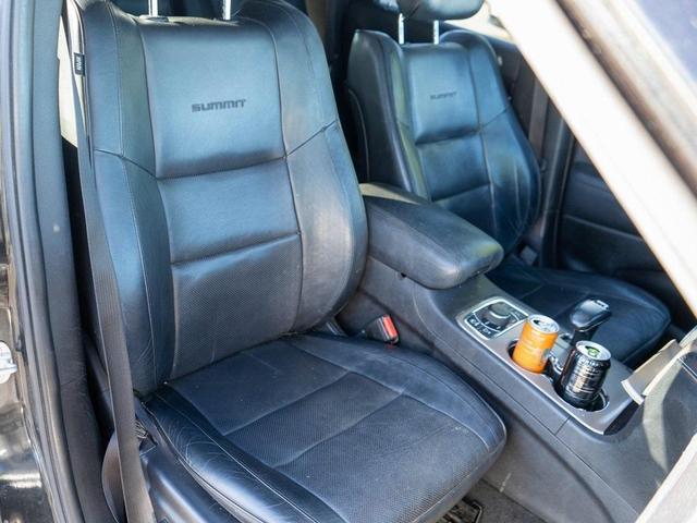 Photo of 2014 Brilliant Black Crystal Pearlcoat Jeep Grand Cherokee