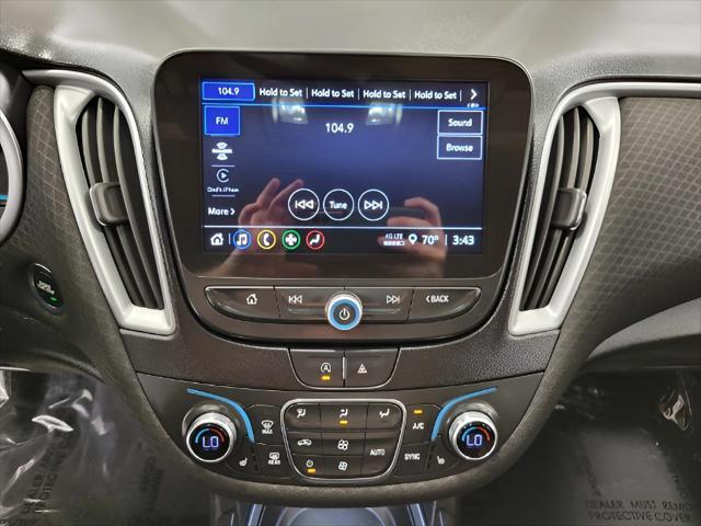 Photo of 2024 Summit White Chevrolet Malibu