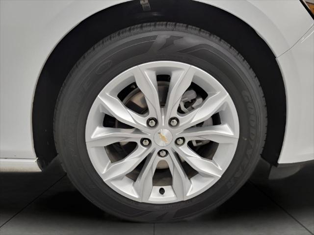 Photo of 2024 Summit White Chevrolet Malibu