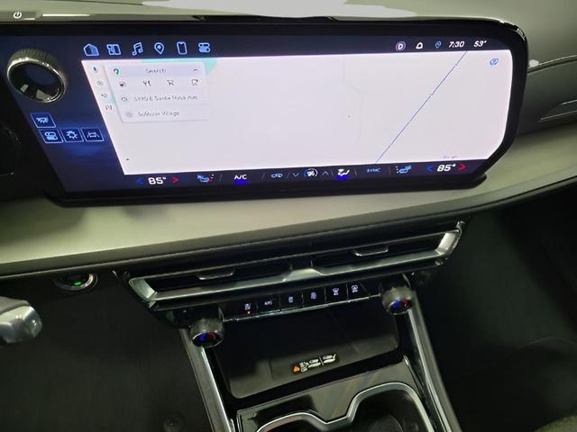 Photo of 2025 Sterling Gray Metallic Chevrolet Traverse