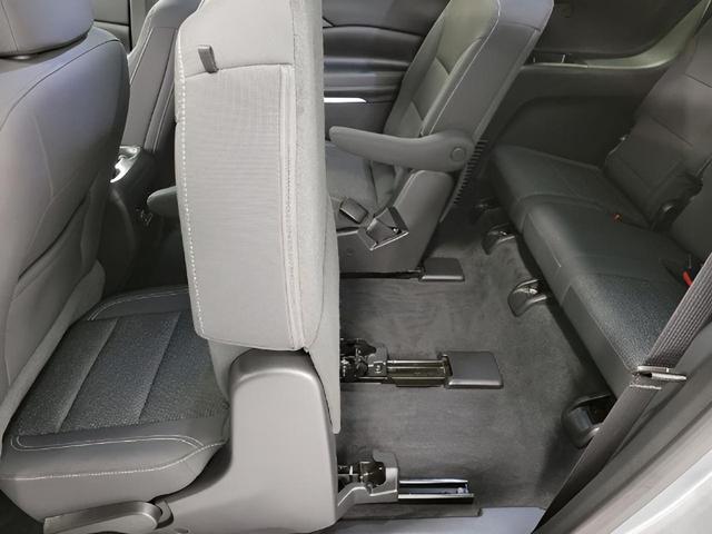 Photo of 2025 Sterling Gray Metallic Chevrolet Traverse