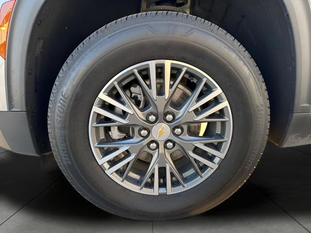 Photo of 2025 Sterling Gray Metallic Chevrolet Traverse