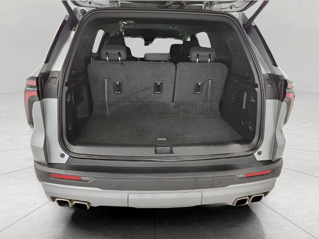 Photo of 2025 Sterling Gray Metallic Chevrolet Traverse