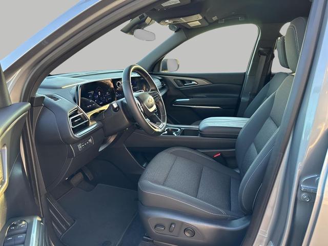 Photo of 2025 Sterling Gray Metallic Chevrolet Traverse