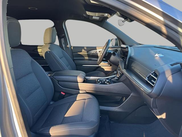 Photo of 2025 Sterling Gray Metallic Chevrolet Traverse