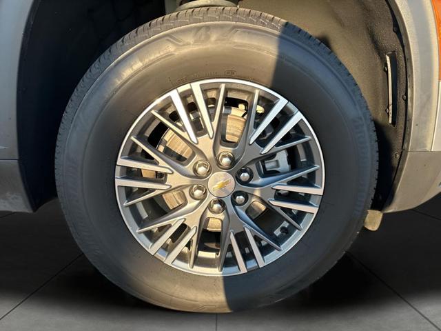 Photo of 2025 Sterling Gray Metallic Chevrolet Traverse