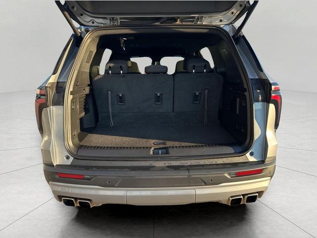 Photo of 2025 Sterling Gray Metallic Chevrolet Traverse